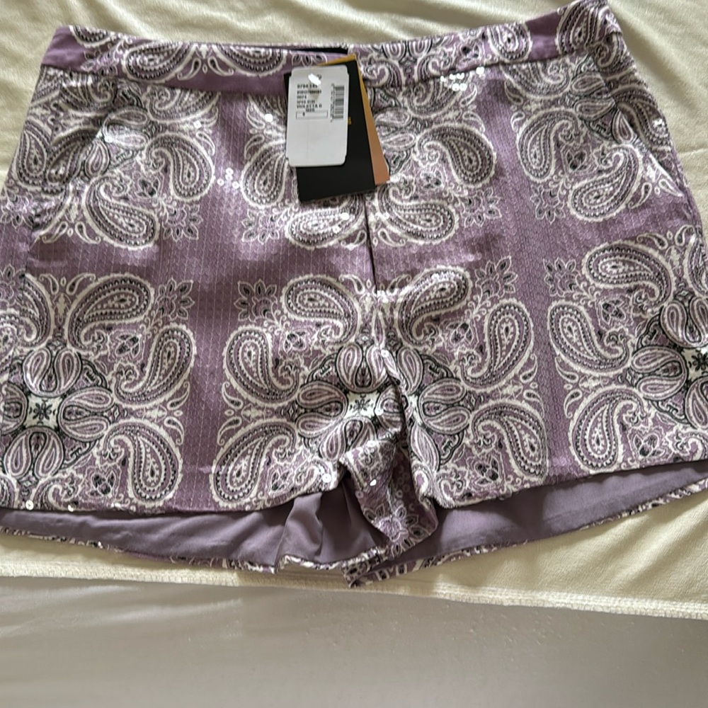Shorts with paisley pattern and rhinestones